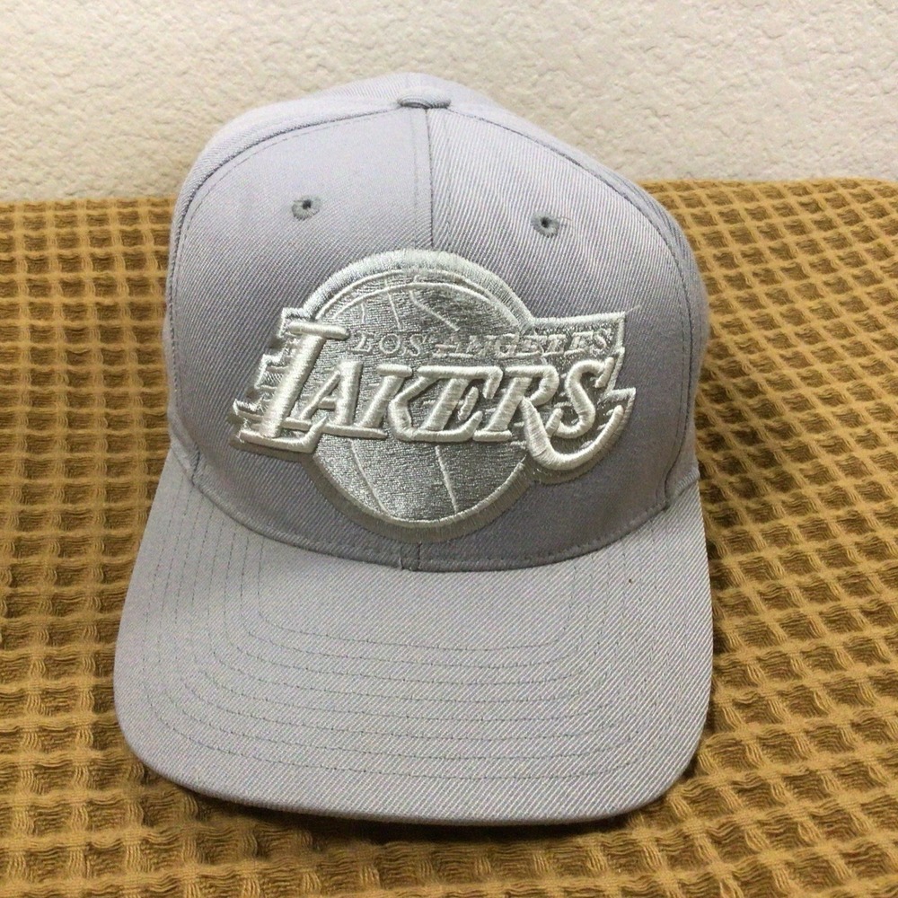 MITCHELL & NESS NBA METALLIC GRAY SNAPBACK LA LAKERS GREY OSFA Hat